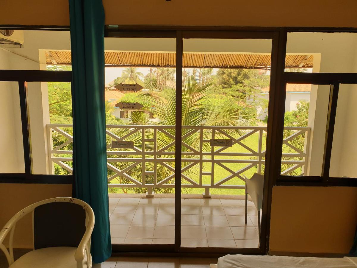 Djembe Beach Resort Кололі Екстер'єр фото