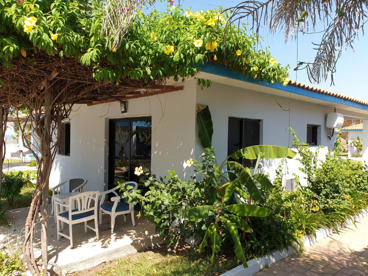 Djembe Beach Resort Кололі Екстер'єр фото