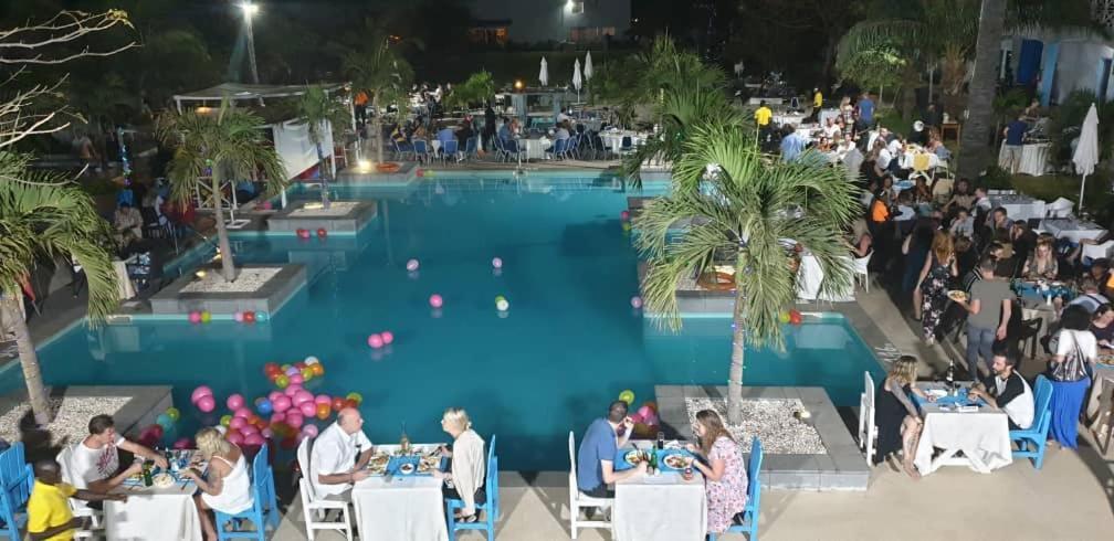 Djembe Beach Resort Кололі Екстер'єр фото